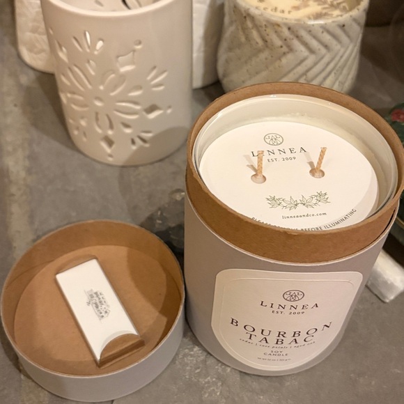 NEW Anthro Linnea Bourbon Tabac scented Candle Double Wick Winter gift box NIB - Picture 5 of 10